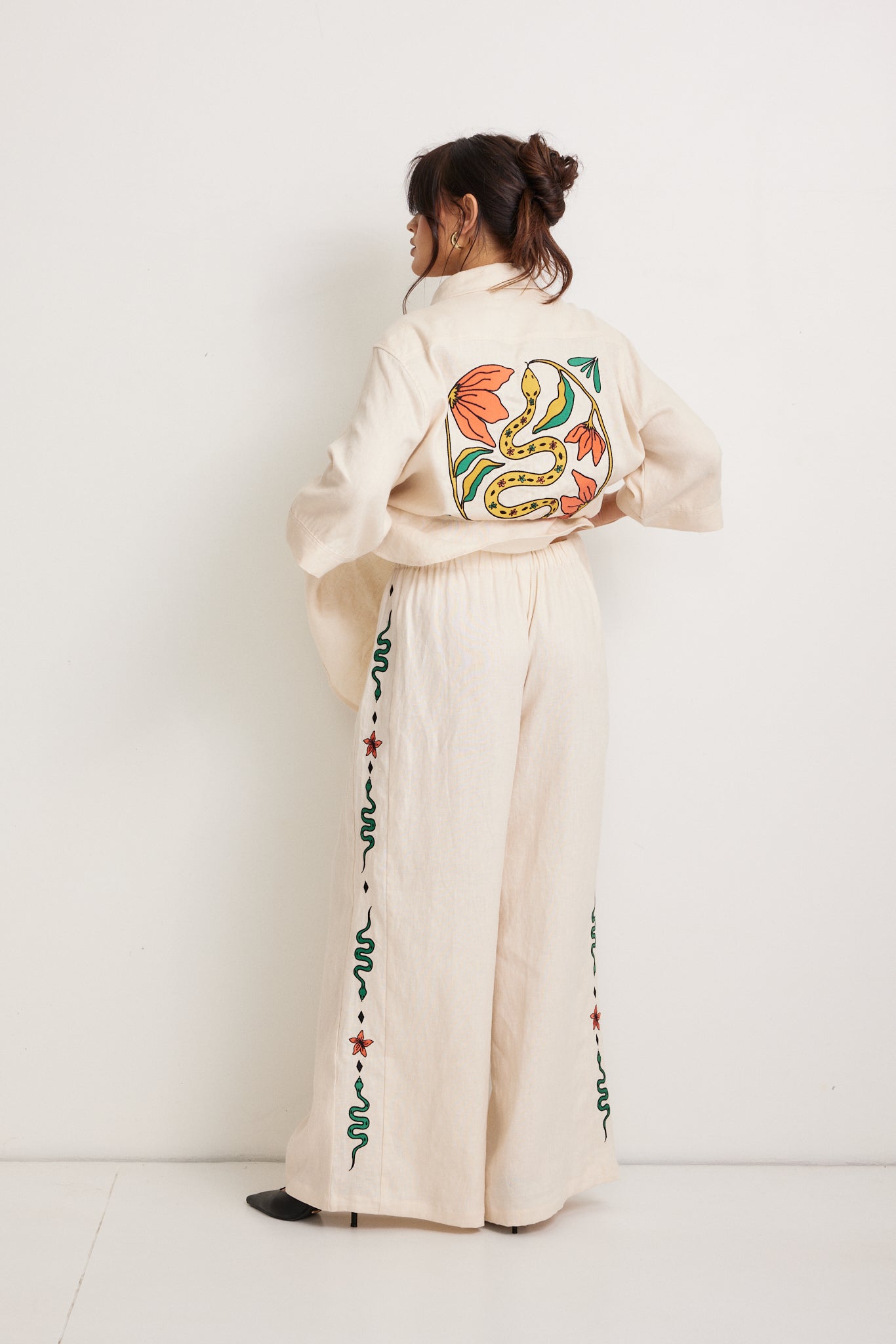 Miranda Embroidered Linen Pants - Beige