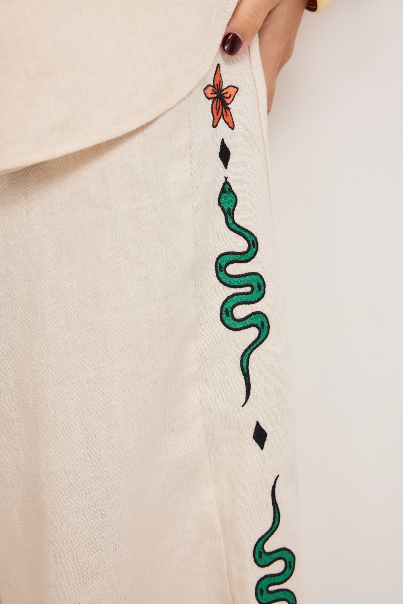 Miranda Embroidered Linen Pants - Beige